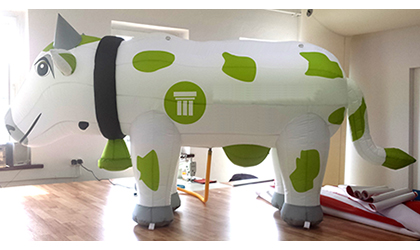 animal gonflable de décoration lors d'un évènement